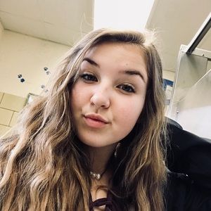 Meet your Posher, Carlina